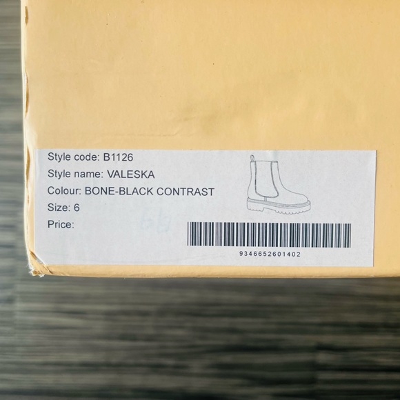 Billini Valeska Boot in Stone/Black Contrast - Picture 7 of 16